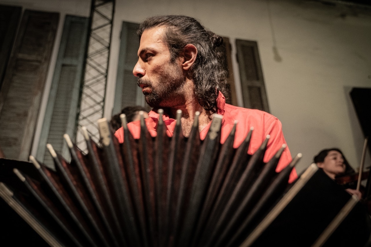 Pablo Ciliberto brilla en la composición con todos los tangos por él escritos e interpretados por el octeto.